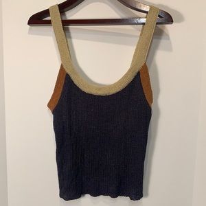 Cute knitted top!